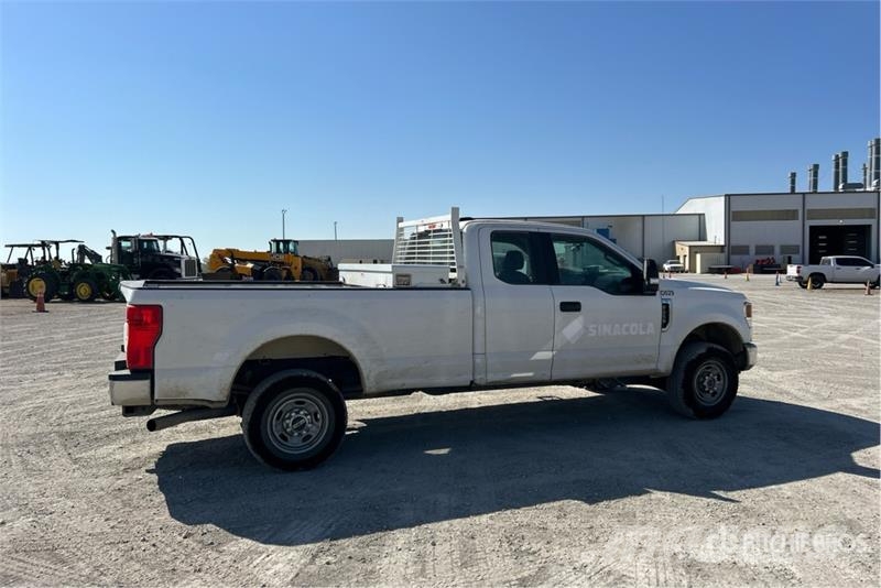 Ford F-250 XL 4x4 Extended Cab Pickup Citi