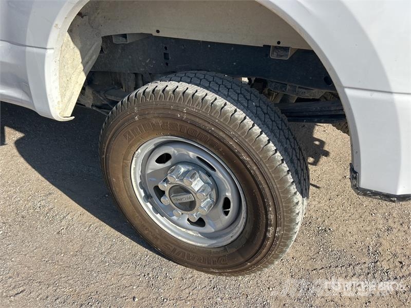 Ford F-250 XL 4x4 Extended Cab Pickup Ostalo
