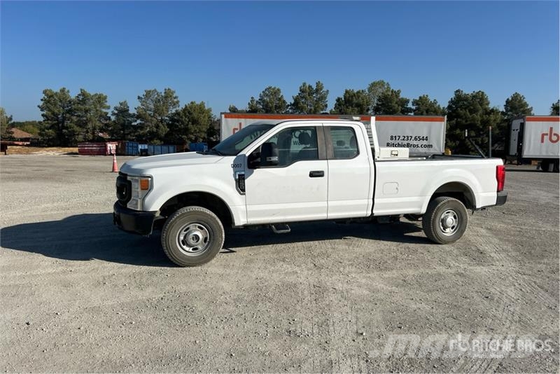 Ford F-250 XL 4x4 Extended Cab Pickup Ostalo