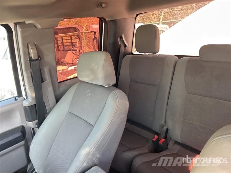 Ford F-250 XL 4x4 Extended Cab Pickup Інше