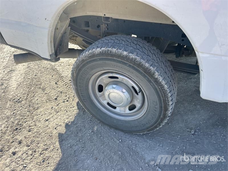 Ford F-250 XL 4x4 Extended Cab Pickup Ostalo