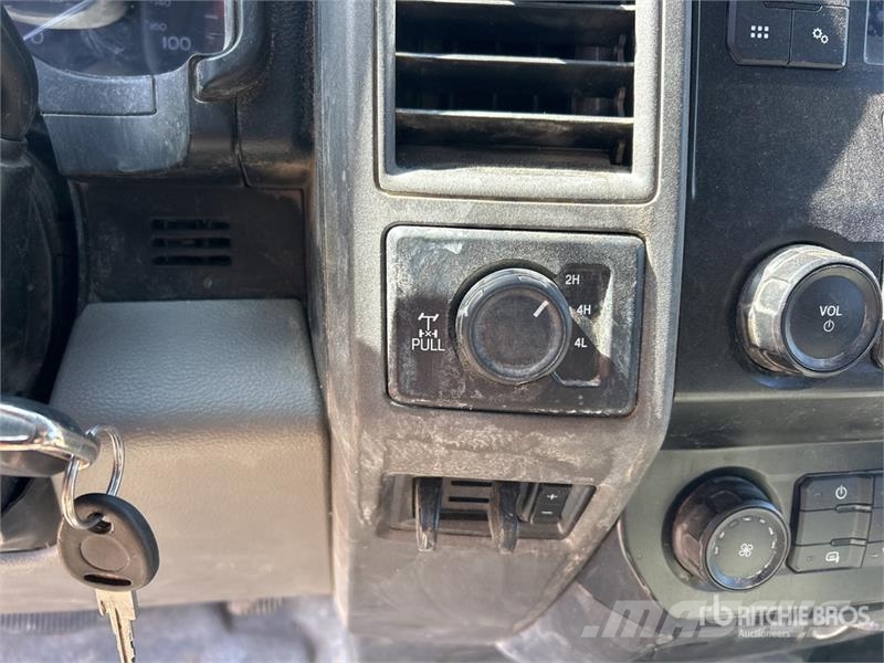 Ford F-250 XL 4x4 Extended Cab Pickup Інше