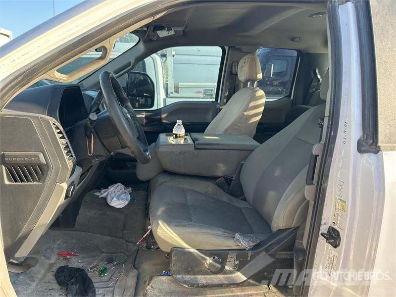 Ford F-250 XL 4x4 Extended Cab Pickup Ostalo