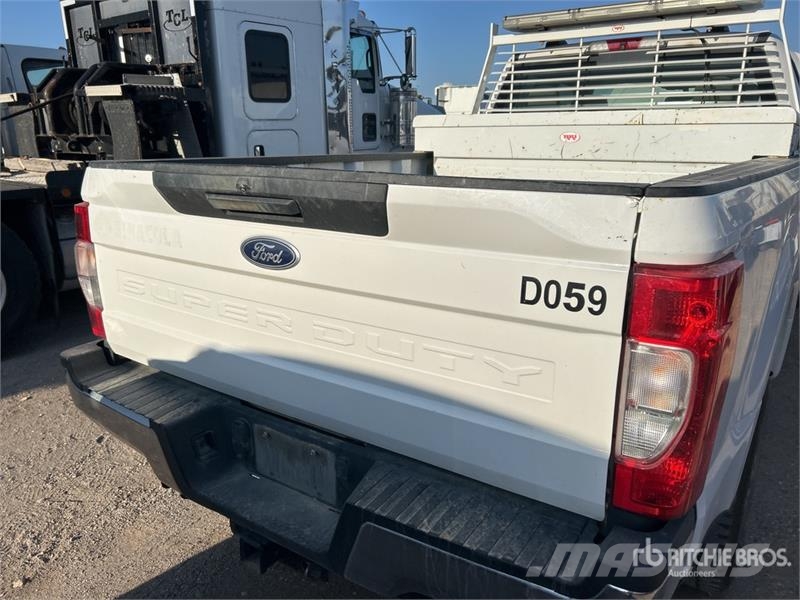 Ford F-250 XL 4x4 Extended Cab Pickup Ostalo