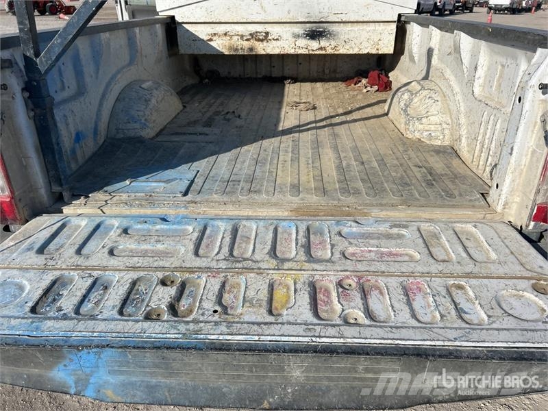 Ford F-250 XL 4x4 Extended Cab Pickup Ostalo