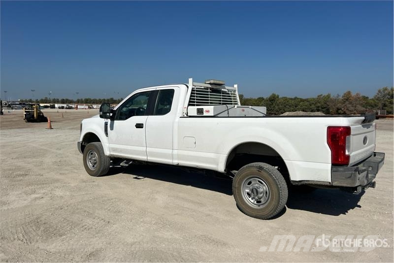Ford F-250 XL 4x4 Extended Cab Pickup Citi