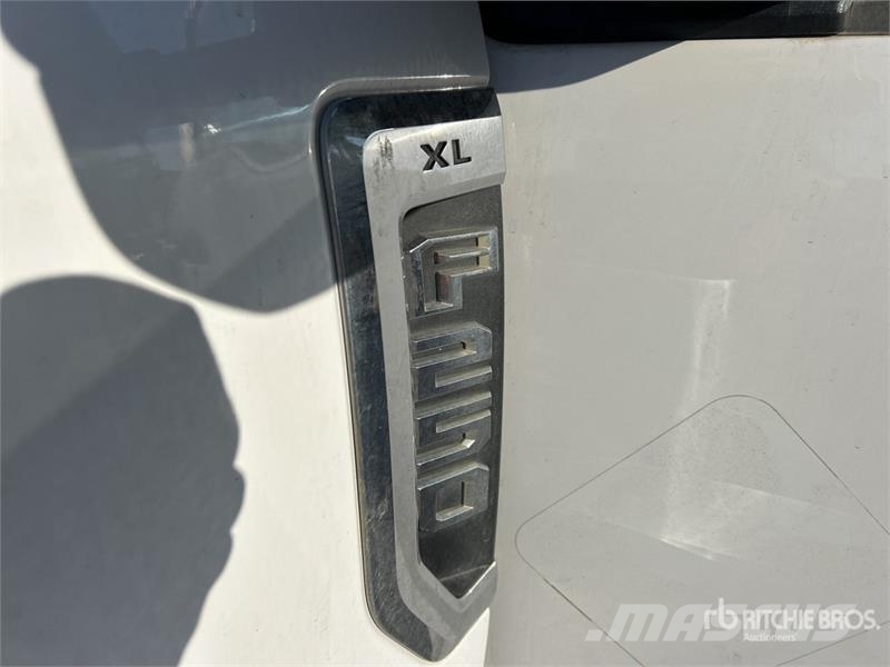 Ford F-250 XL 4x4 Extended Cab Pickup Ostalo
