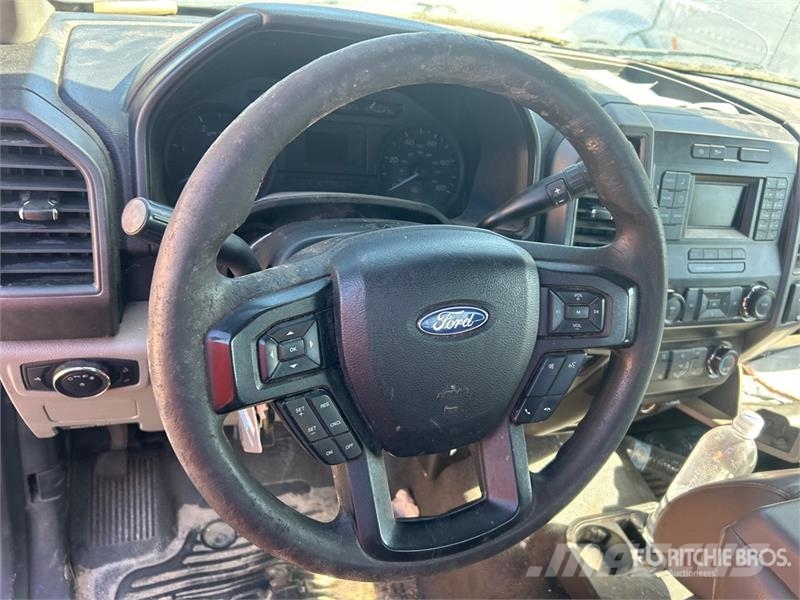 Ford F-250 XL 4x4 Extended Cab Pickup Diger