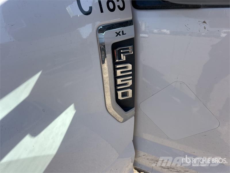 Ford F-250 XL 4x4 Extended Cab Pickup Citi