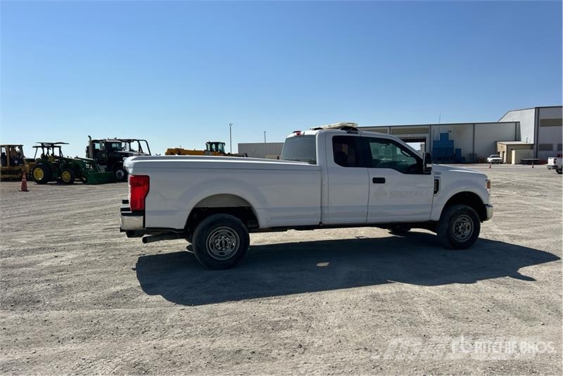 Ford F-250 XL 4x4 Extended Cab Pickup Інше