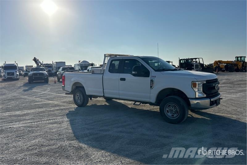 Ford F-250 XL 4x4 Extended Cab Pickup Ostalo