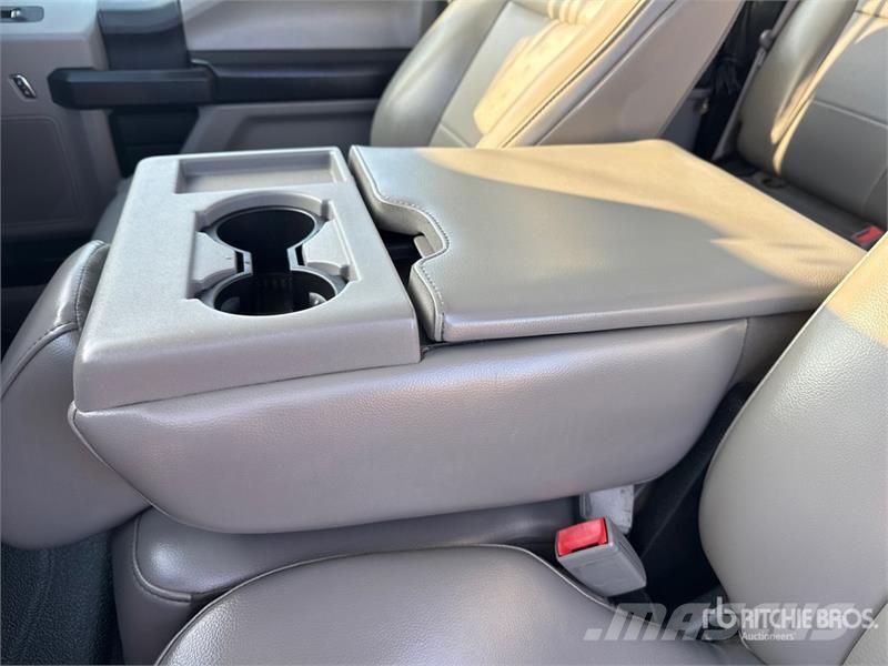 Ford F-250 XL 4x4 Extended Cab Pickup Diger