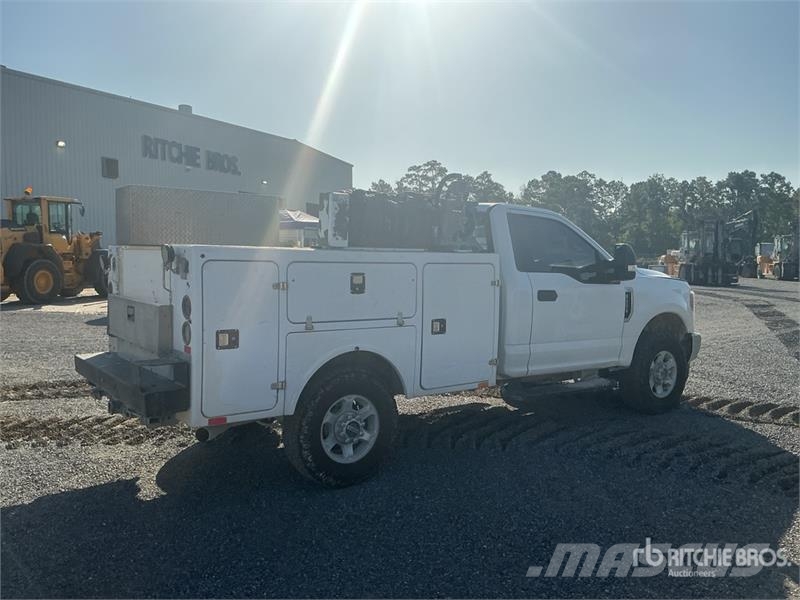 Ford F-250 XL 4x4 Service Truck Kommunalt / generelt kjøretøy