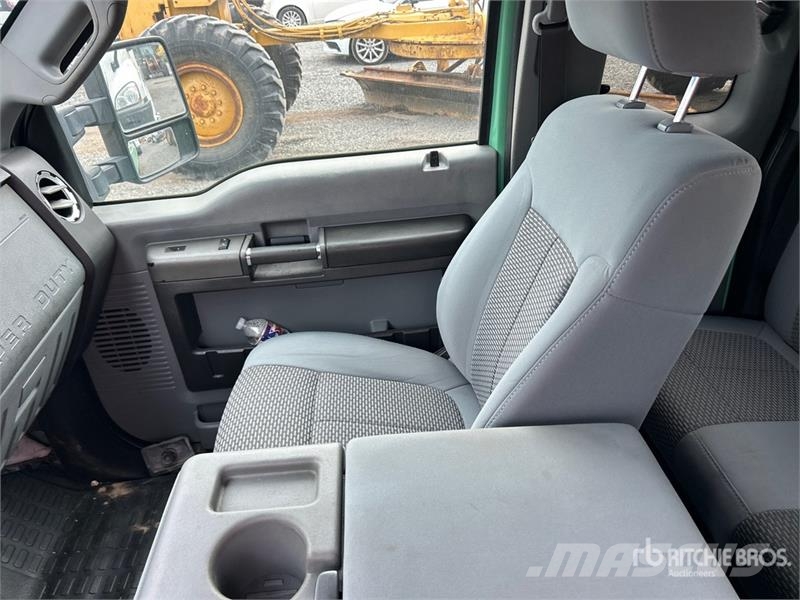 Ford F-250 XLT 4x2 Extended Cab Pickup أخرى