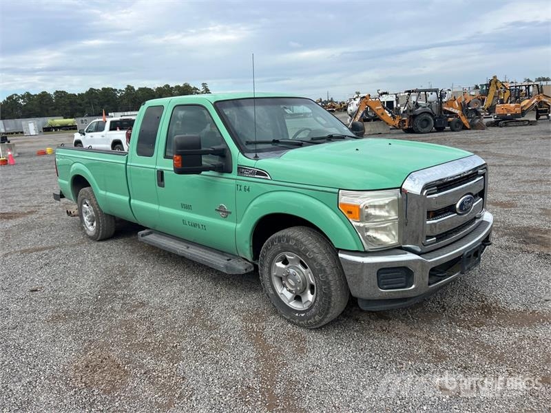 Ford F-250 XLT 4x2 Extended Cab Pickup أخرى