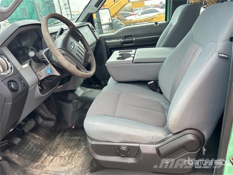 Ford F-250 XLT 4x2 Extended Cab Pickup أخرى