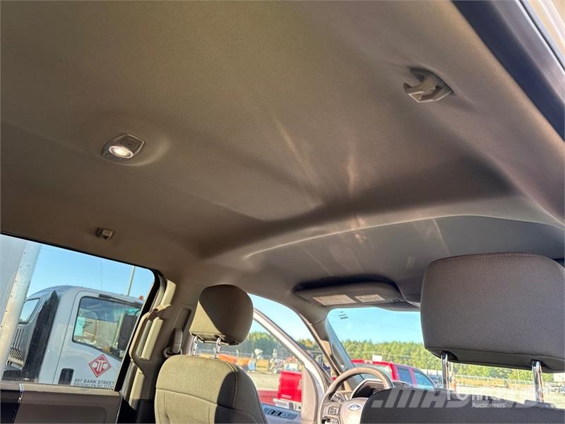 Ford F-250 XLT 4x4 Crew Cab Pickup Ostalo