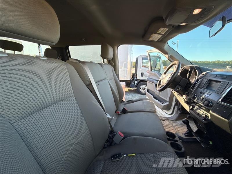 Ford F-250 XLT 4x4 Crew Cab Pickup Ostalo