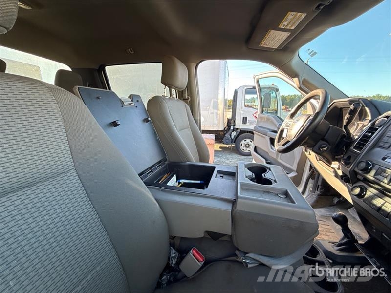 Ford F-250 XLT 4x4 Crew Cab Pickup Ostalo