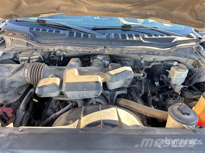 Ford F-250 XLT 4x4 Crew Cab Pickup Ostalo