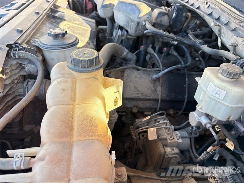 Ford F-250 XLT 4x4 Crew Cab Pickup Ostalo