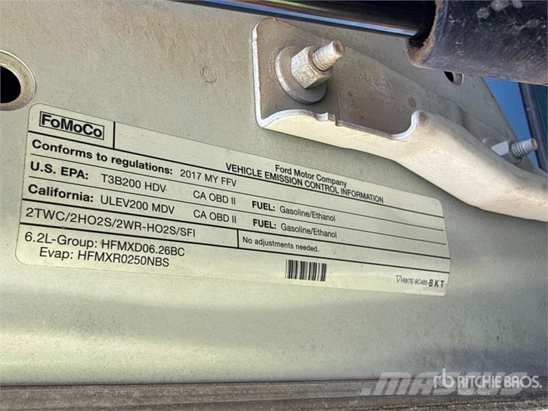 Ford F-250 XLT 4x4 Crew Cab Pickup Ostalo