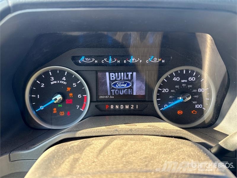 Ford F-250 XLT 4x4 Crew Cab Pickup Ostalo