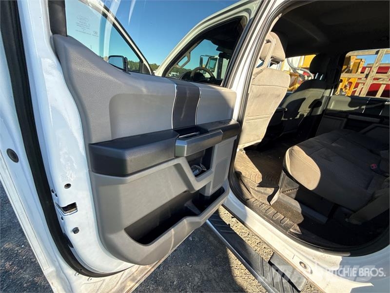Ford F-250 XLT 4x4 Crew Cab Pickup Ostalo