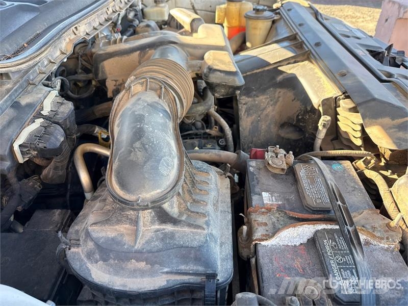 Ford F-250 XLT 4x4 Crew Cab Pickup Ostalo