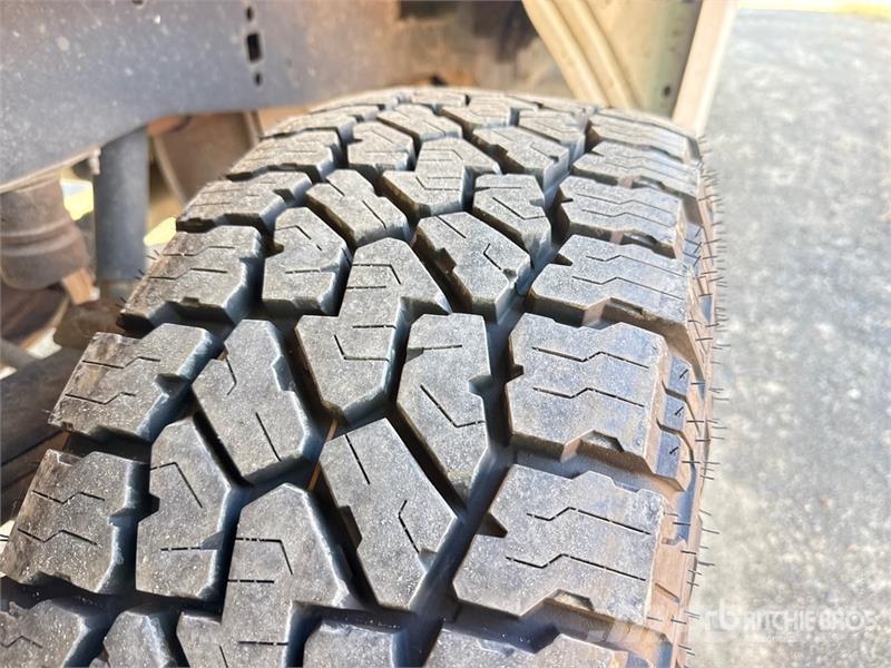 Ford F-250 XLT 4x4 Crew Cab Pickup Ostalo