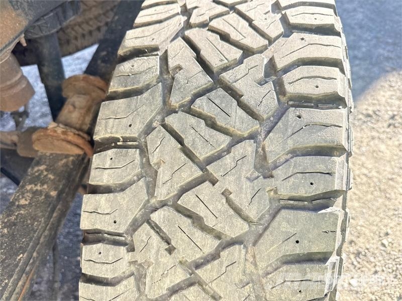 Ford F-250 XLT 4x4 Crew Cab Pickup Ostalo