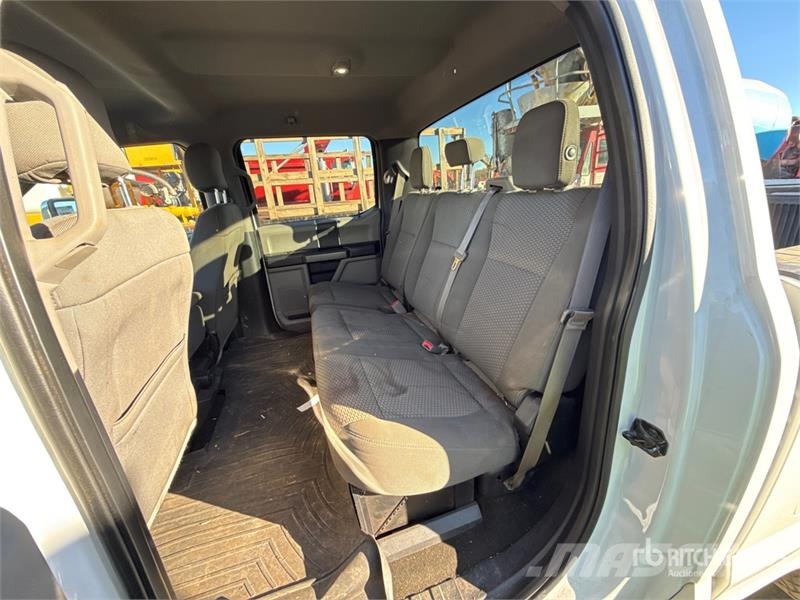Ford F-250 XLT 4x4 Crew Cab Pickup Ostalo