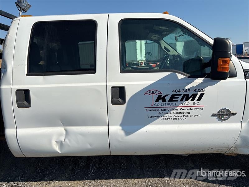 Ford F-350 Tovornjaki s kesonom/platojem