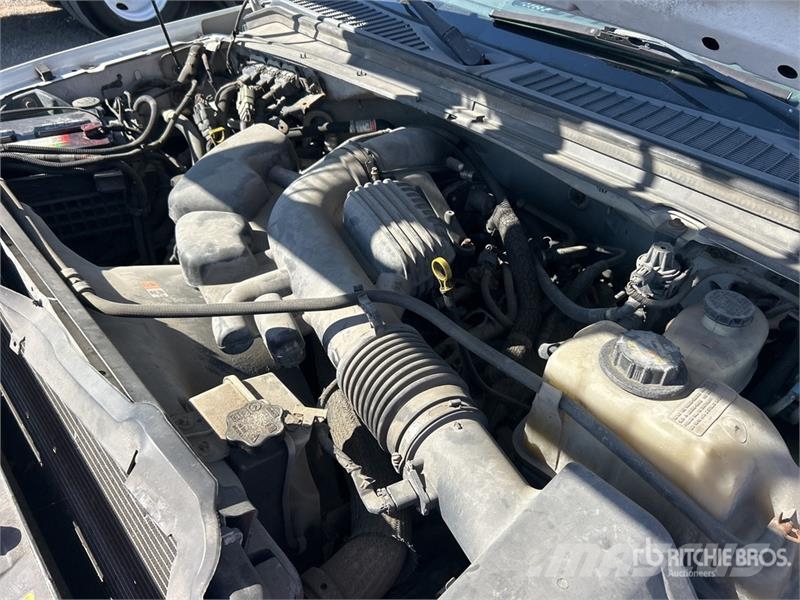 Ford F-350 Plataformas aéreas montadas em caminhão