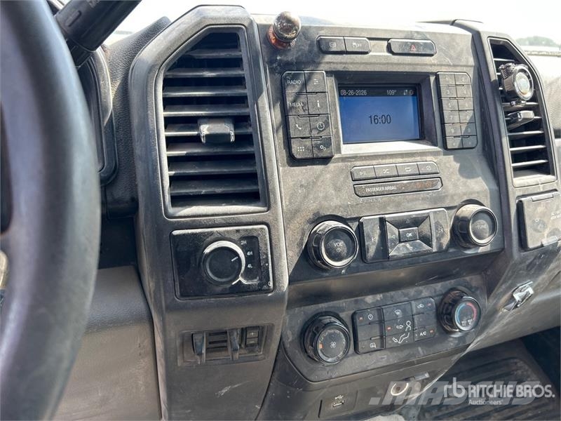 Ford F-350 플랫베드/드롭사이드 트럭
