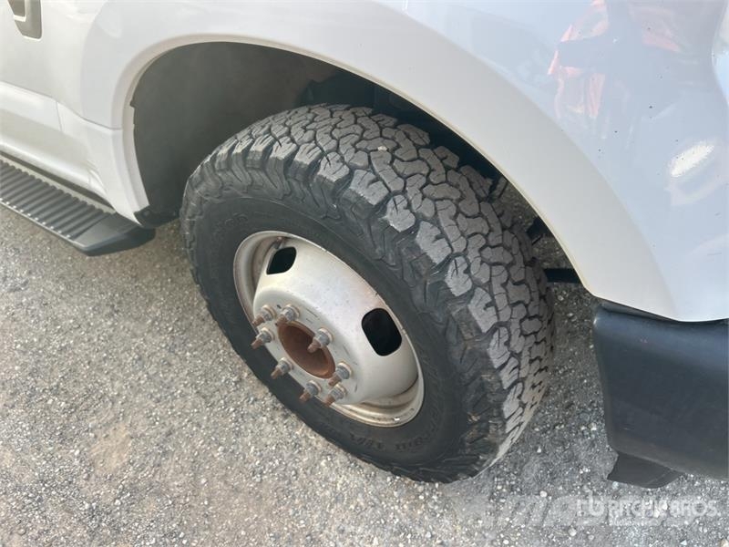 Ford F-350 شاحنات مسطحة/مفصلية الجوانب