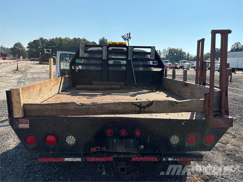 Ford F-350 Tovornjaki s kesonom/platojem