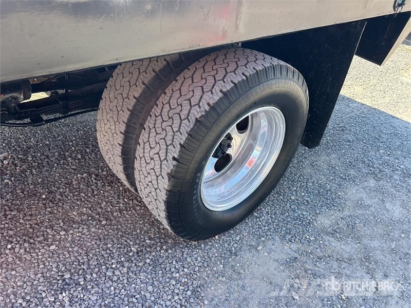 Ford F-350 Pritschenwagen/Pritschenwagen mit Seitenklappe