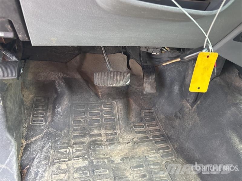 Ford F-350 Ohjaamot ja sisustat