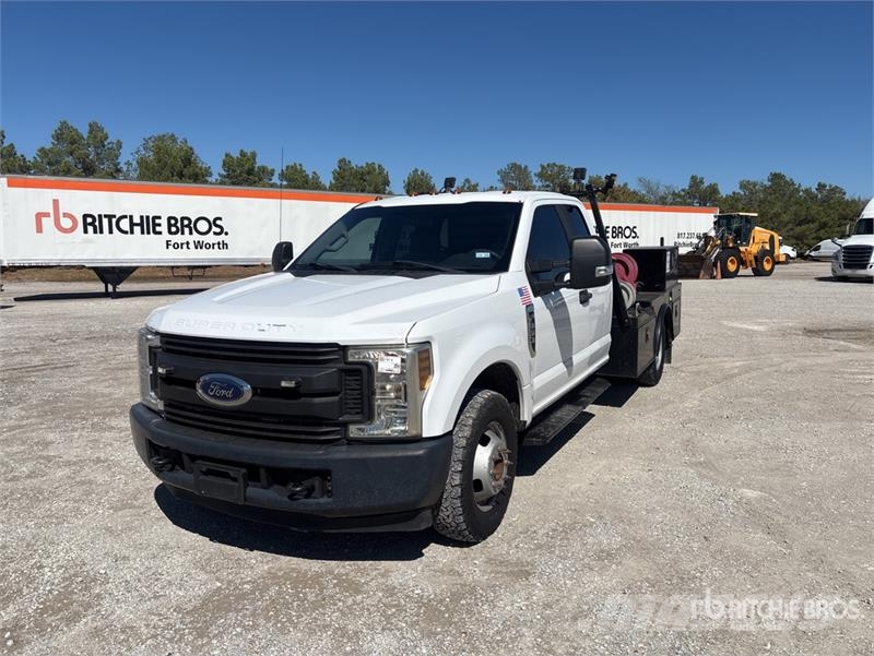 Ford F-350 Ciężarówki typu Platforma / Skrzynia
