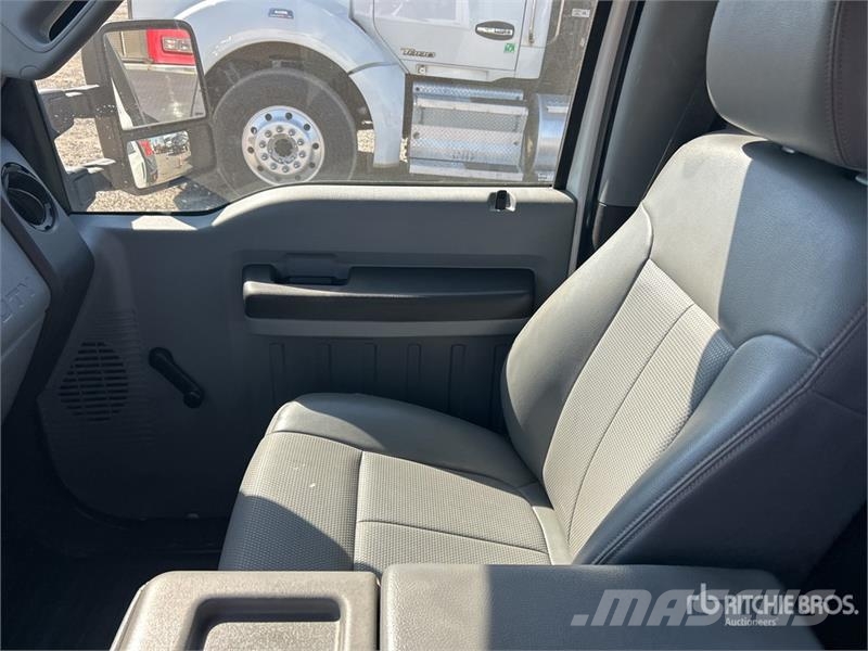 Ford F-350 Pritschenwagen/Pritschenwagen mit Seitenklappe