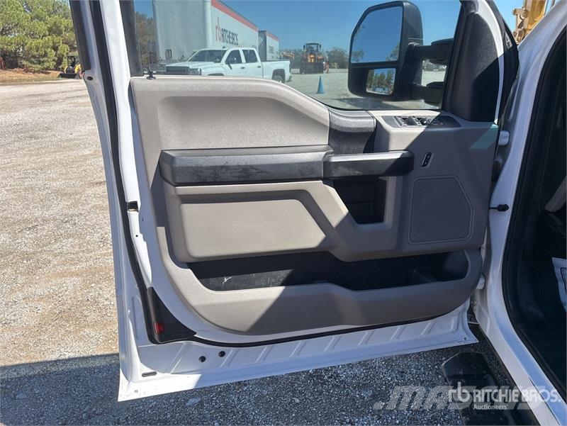 Ford F-350 Ciężarówki typu Platforma / Skrzynia