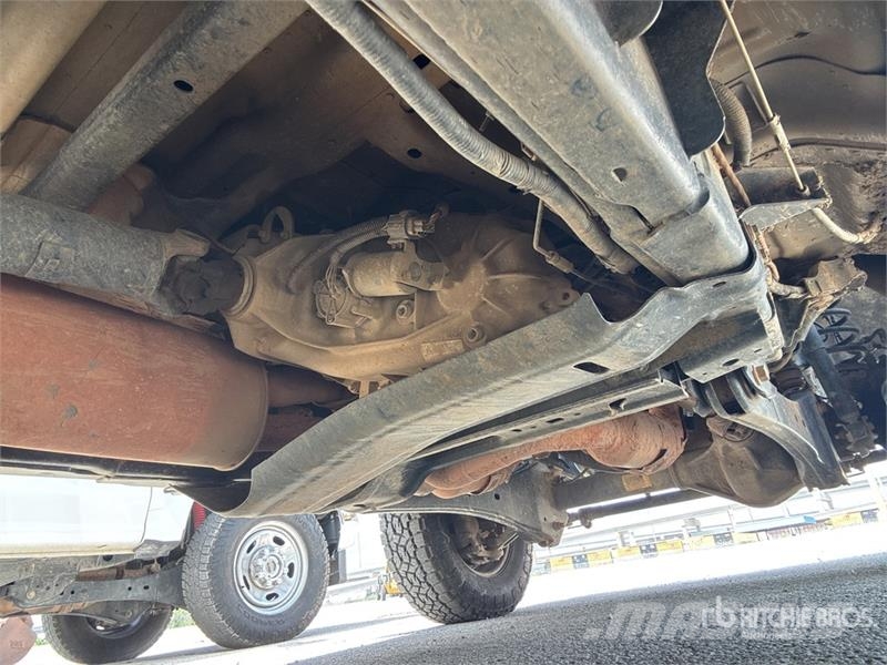 Ford F-350 平ボディー