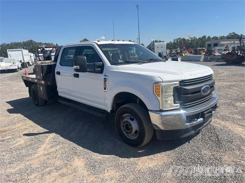 Ford F-350 Tovornjaki s kesonom/platojem