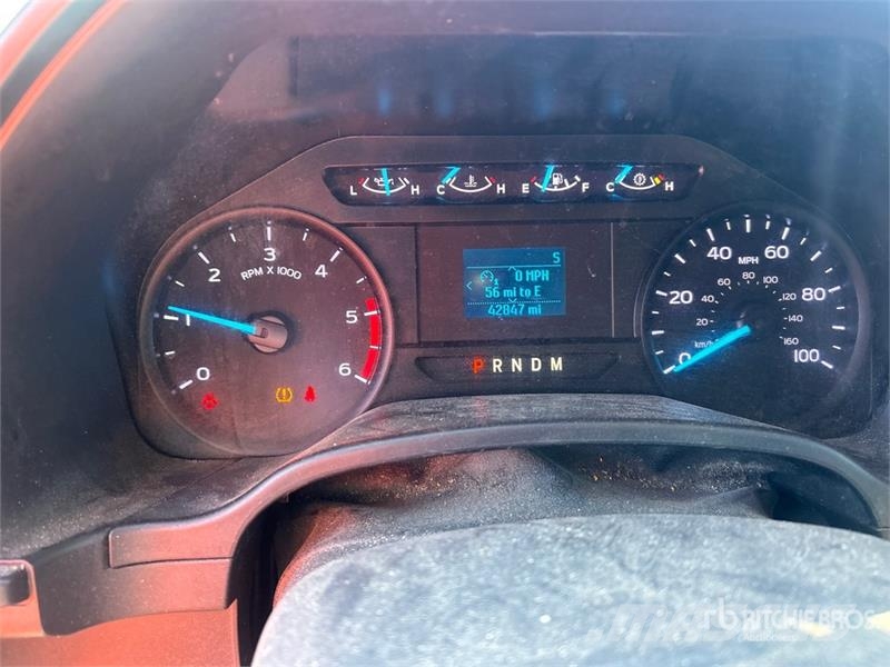 Ford F-350 Platformas/izkraušana no sāniem