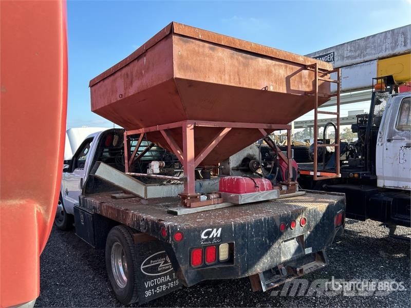 Ford F-350 Вантажівки-платформи/бокове розвантаження