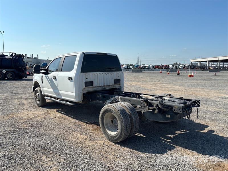 Ford F-350 Cabins and interior
