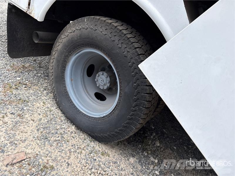 Ford F-350 Truck mounted platforms