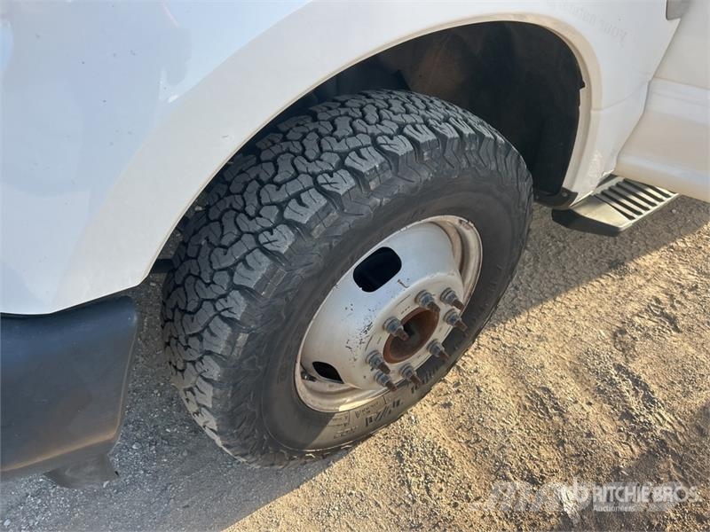 Ford F-350 شاحنات مسطحة/مفصلية الجوانب