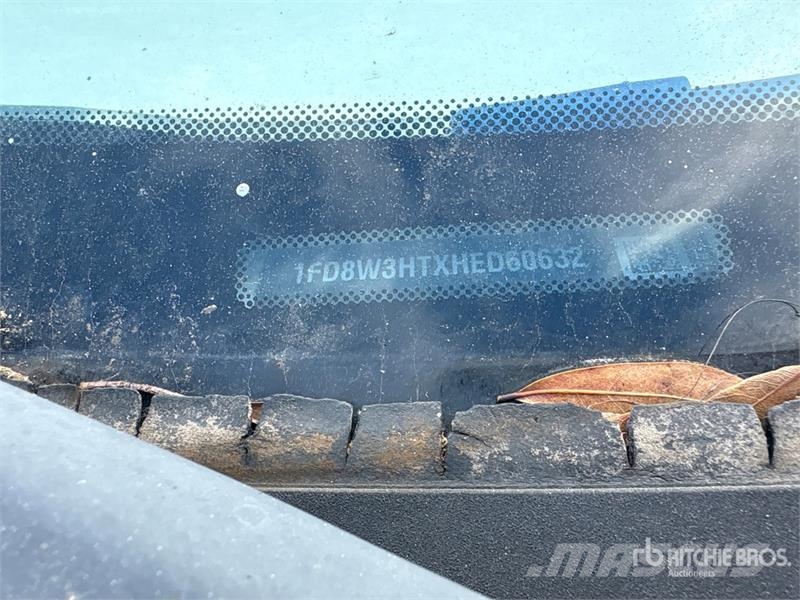Ford F-350 Camiones de cama baja